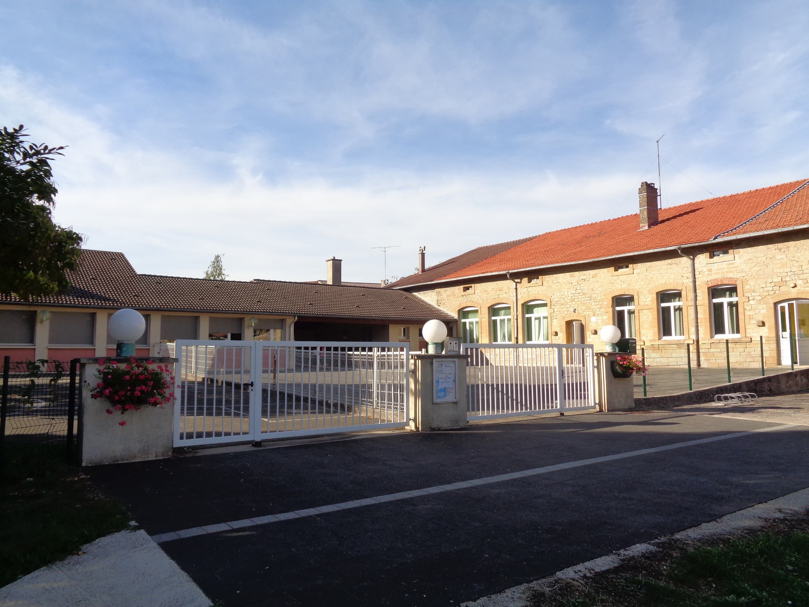 École Mouzay